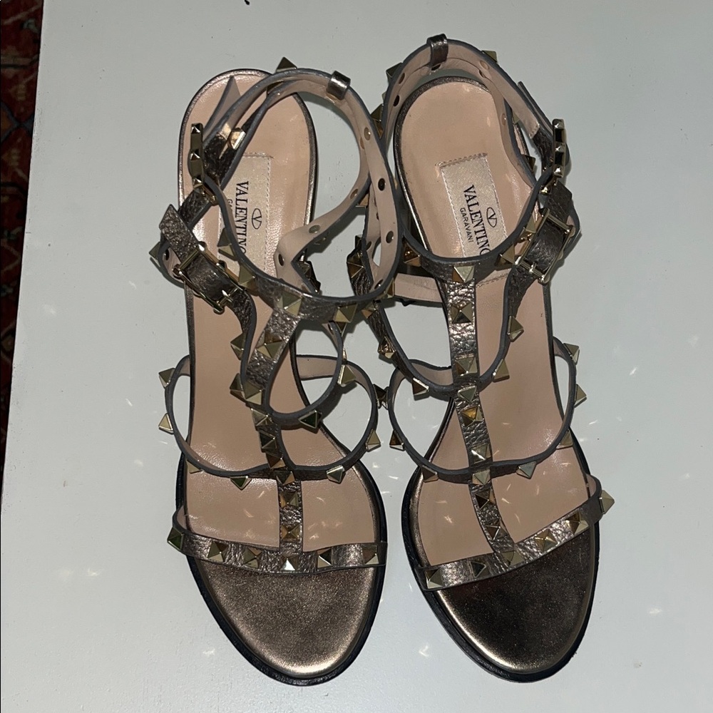 Valentino Garavani Gunmetal Studded Sandals Size 40 EUC